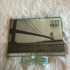 Clear Sixtrees Rotating Picture Frame with Artistic Accents